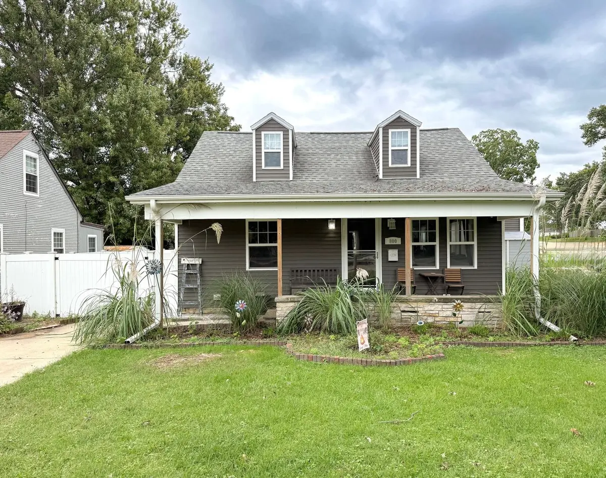 800 E 2nd Street