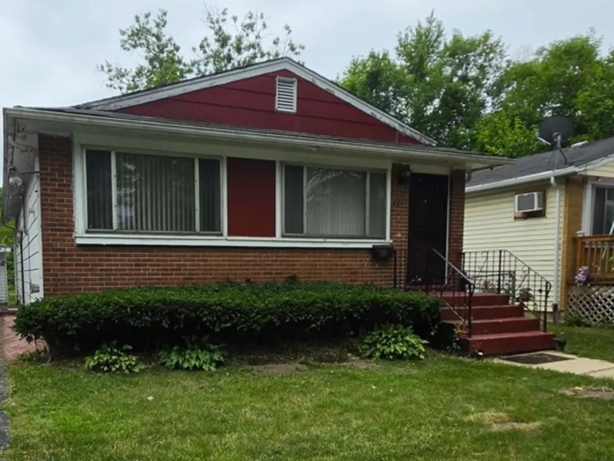 821 E 10th Place