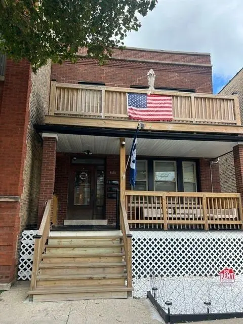 1616 W Roscoe Street
