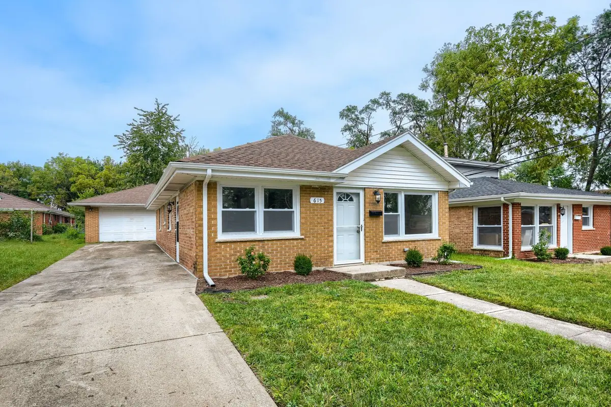 615 W 16TH Place
