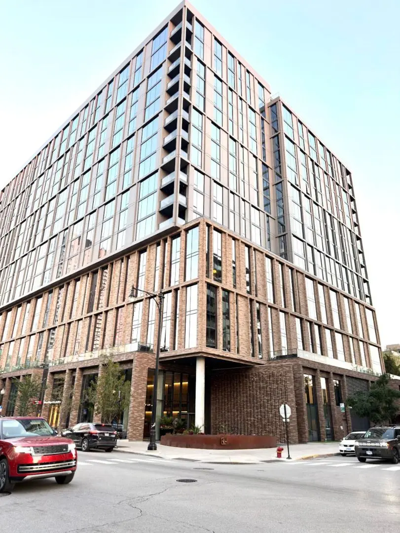 855 W Madison Street