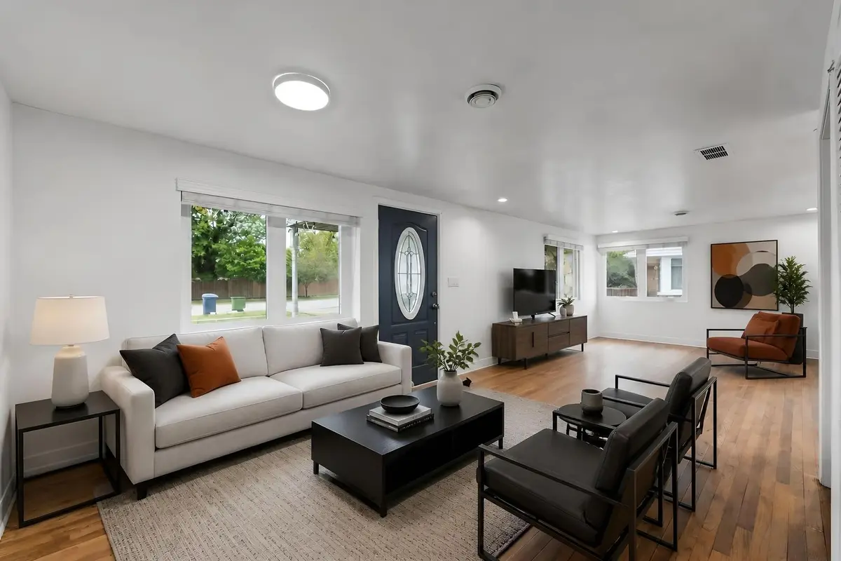 9909 Elm Circle Drive