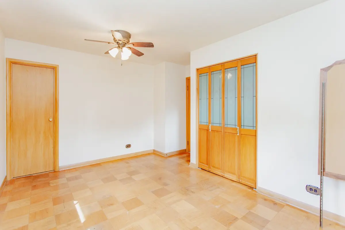 255 W Walnut Avenue
