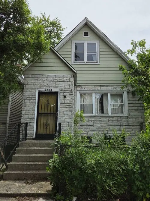 2921 E 78th Place