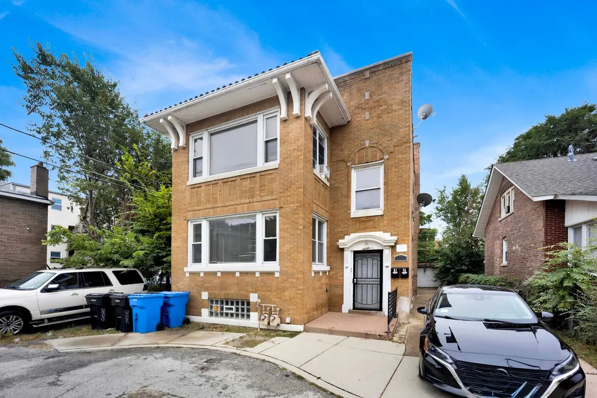 2525 E 72nd Place