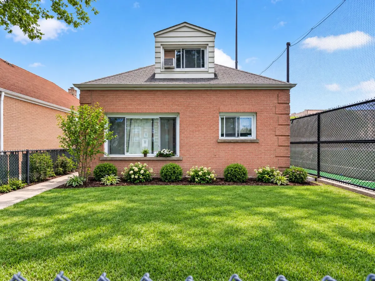 2130 W Highland Avenue