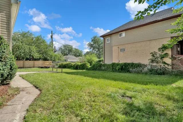 430 W 98th Place
