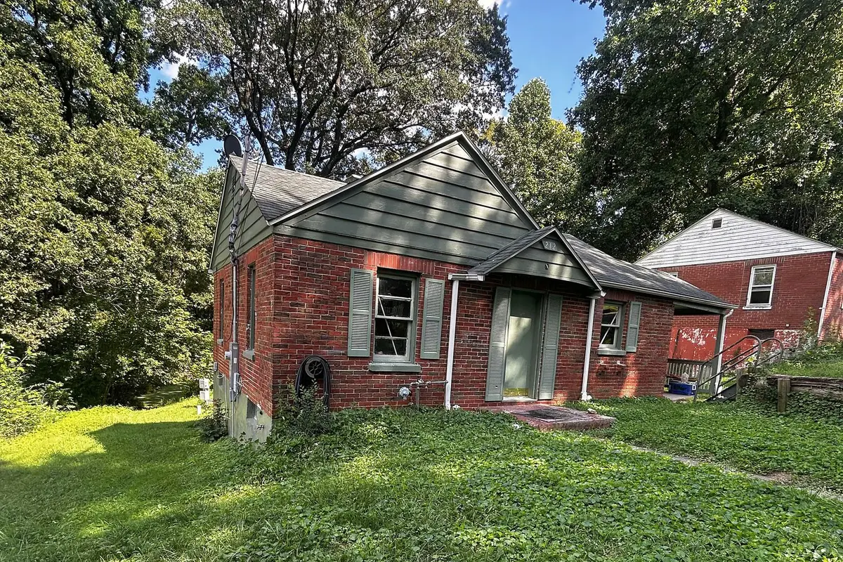 212 Tomlinson Street