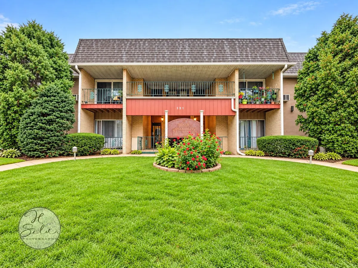 131 W Ellis Avenue