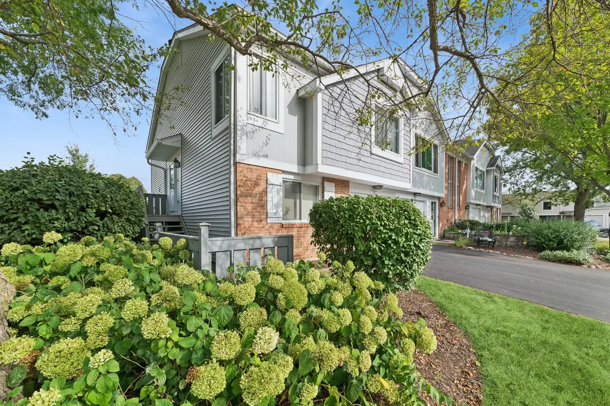 ON671 Bedford Lane