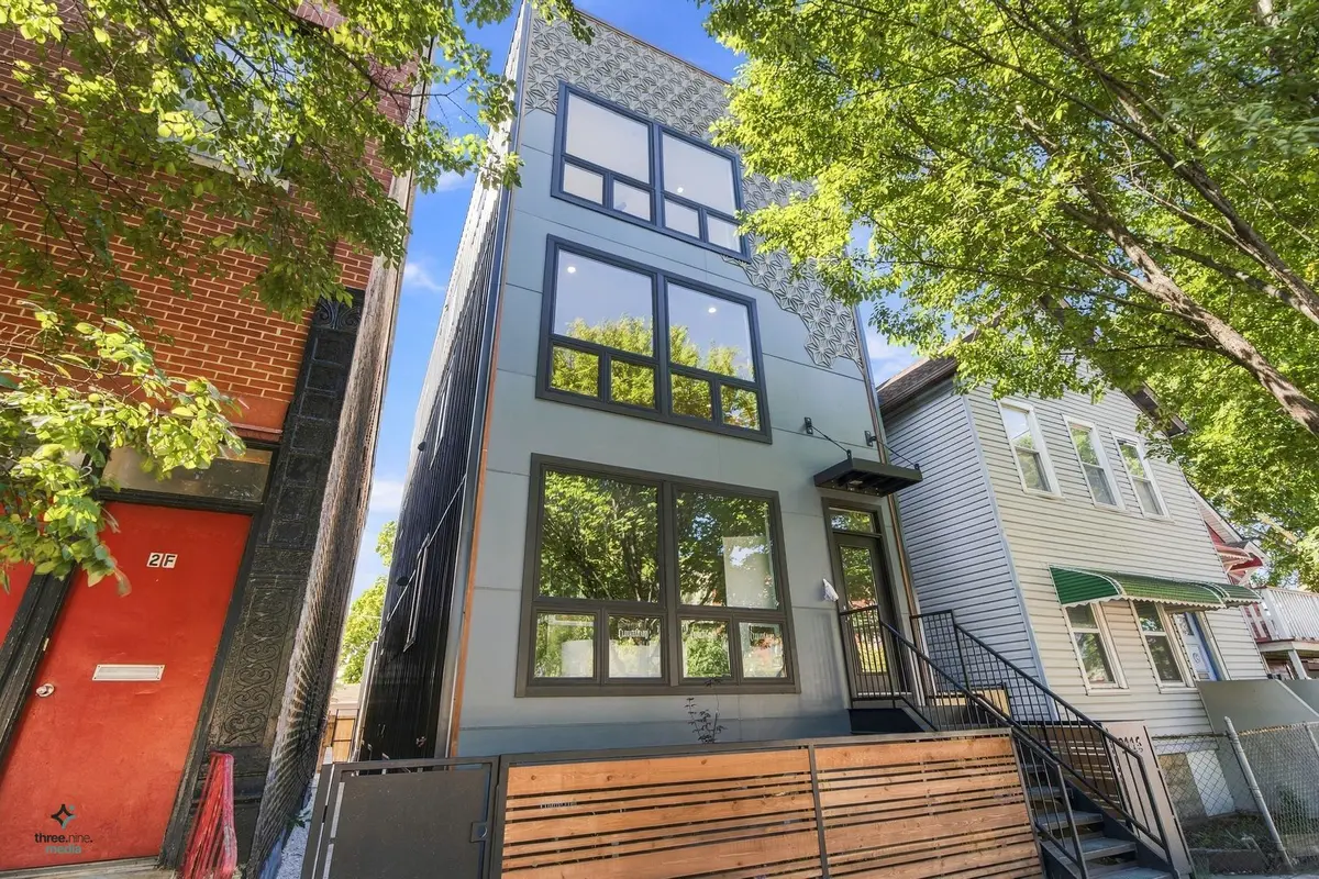 3116 N Western Avenue