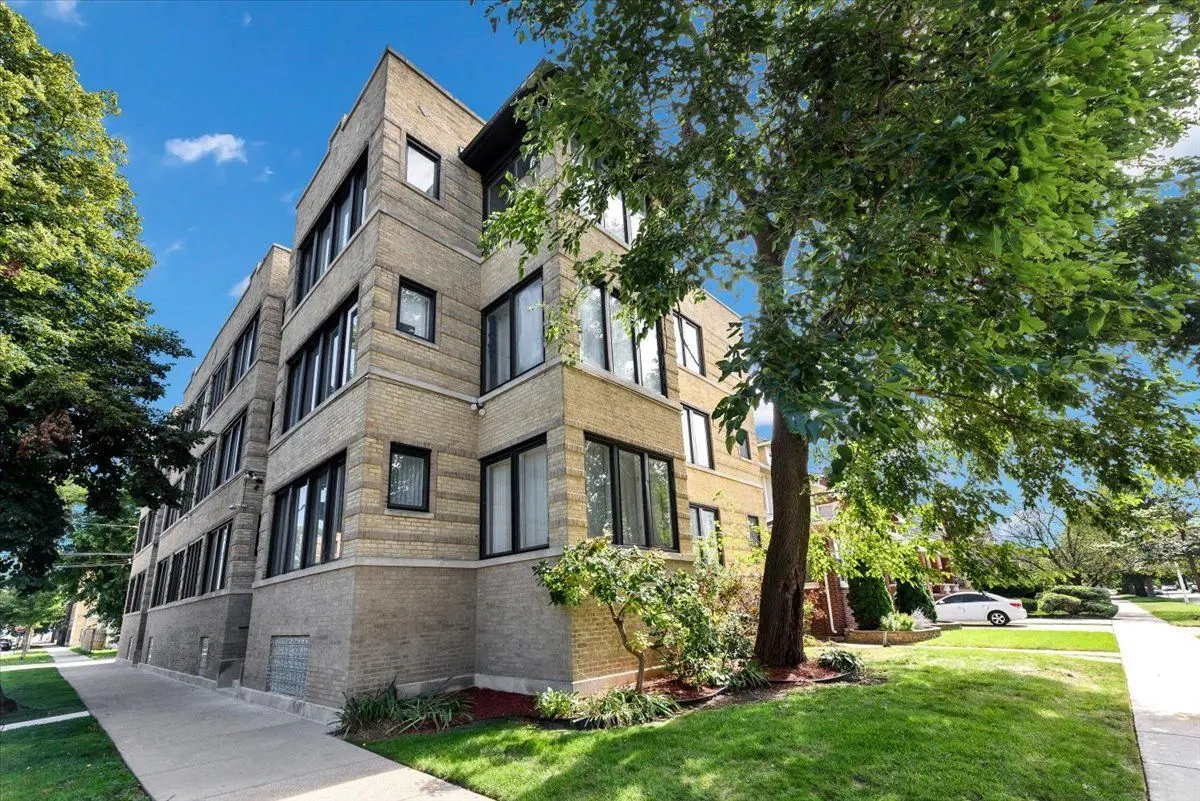 2339 E 72nd Street