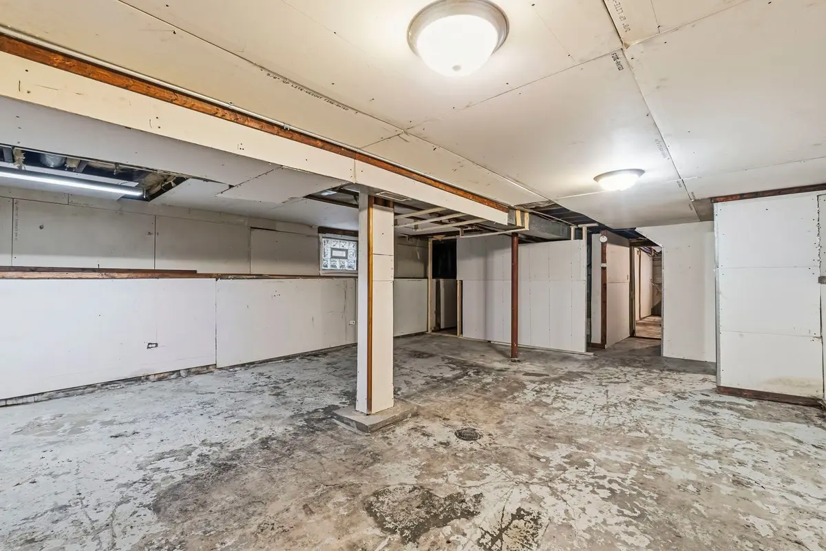 1008 W 115th Street