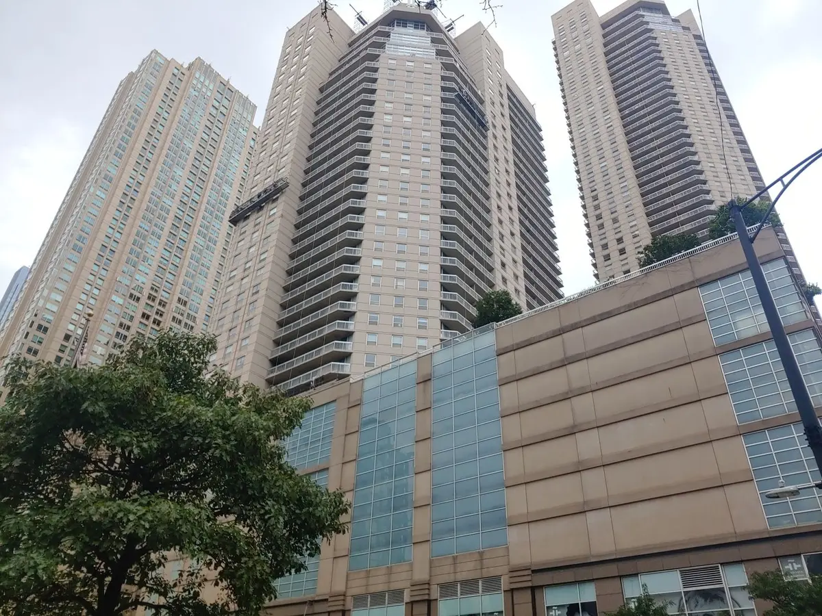 545 N Dearborn Street