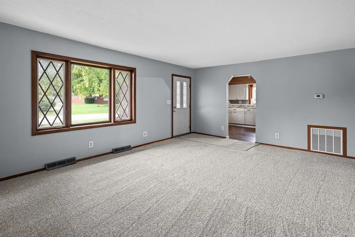 416 4th Street E