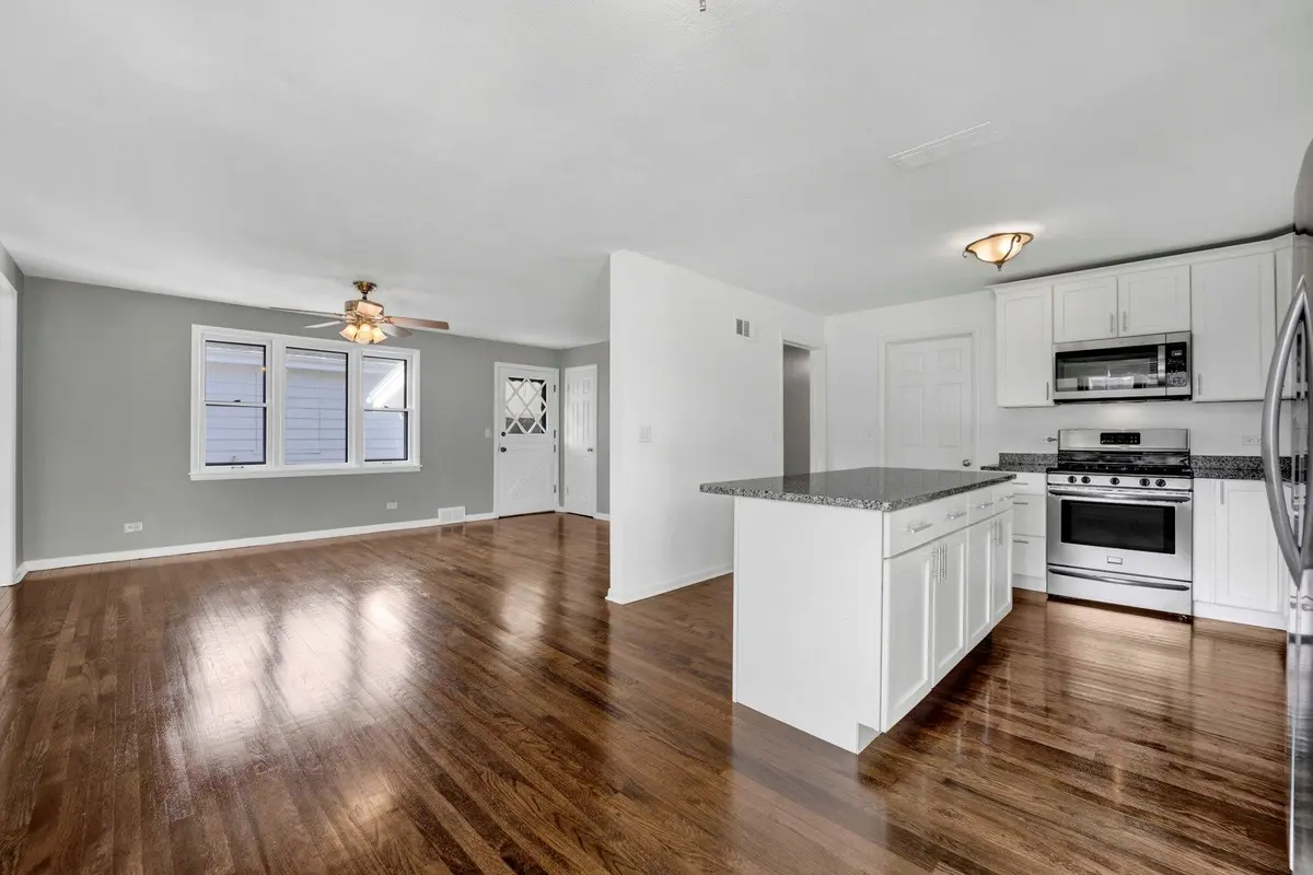 376 N WEST Avenue