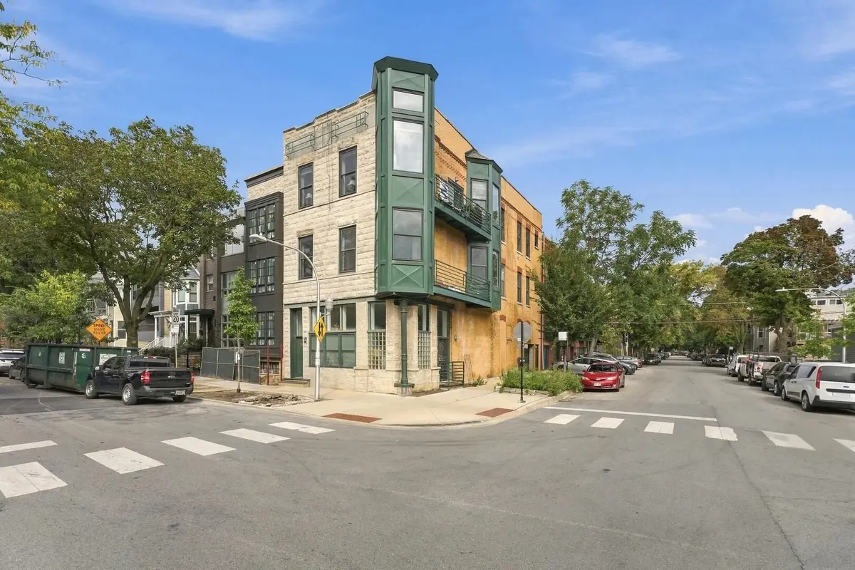1500 W School Street
