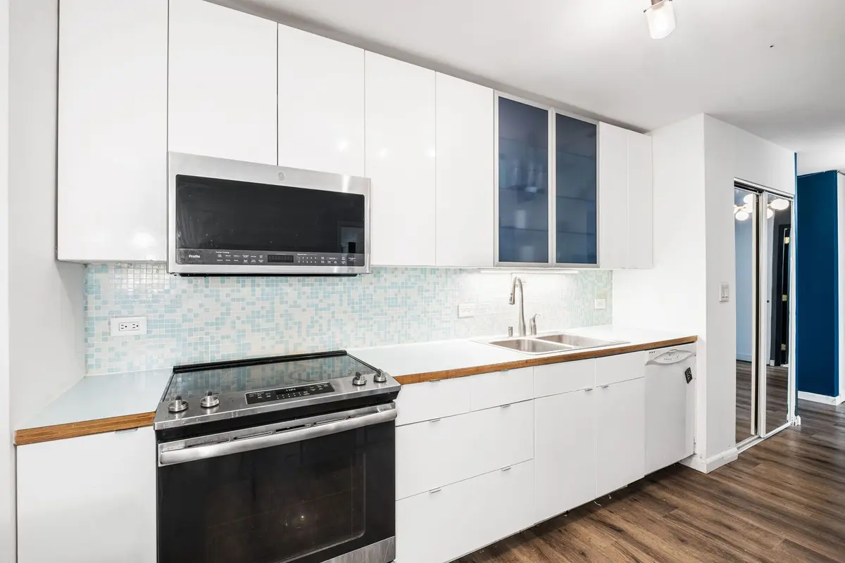4250 N Marine Drive