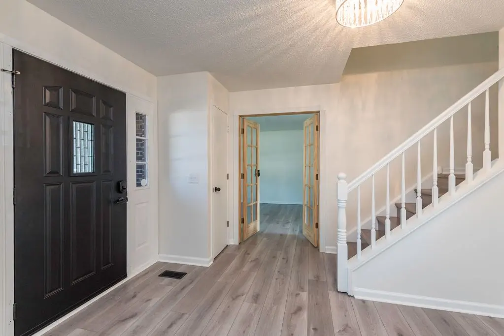 364 Churchill Lane