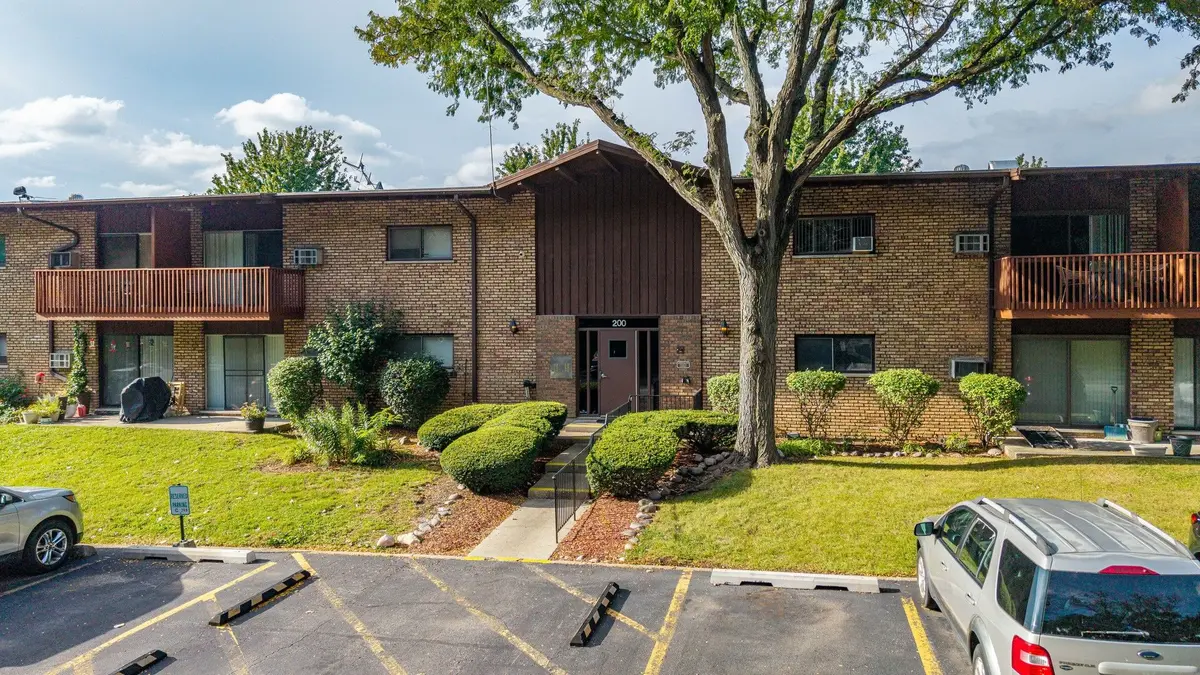 200 Willow Lane