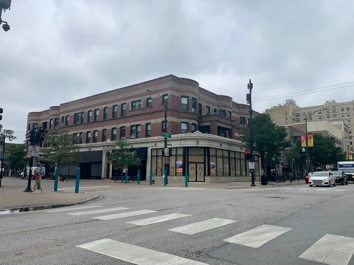 1000 W Argyle Street