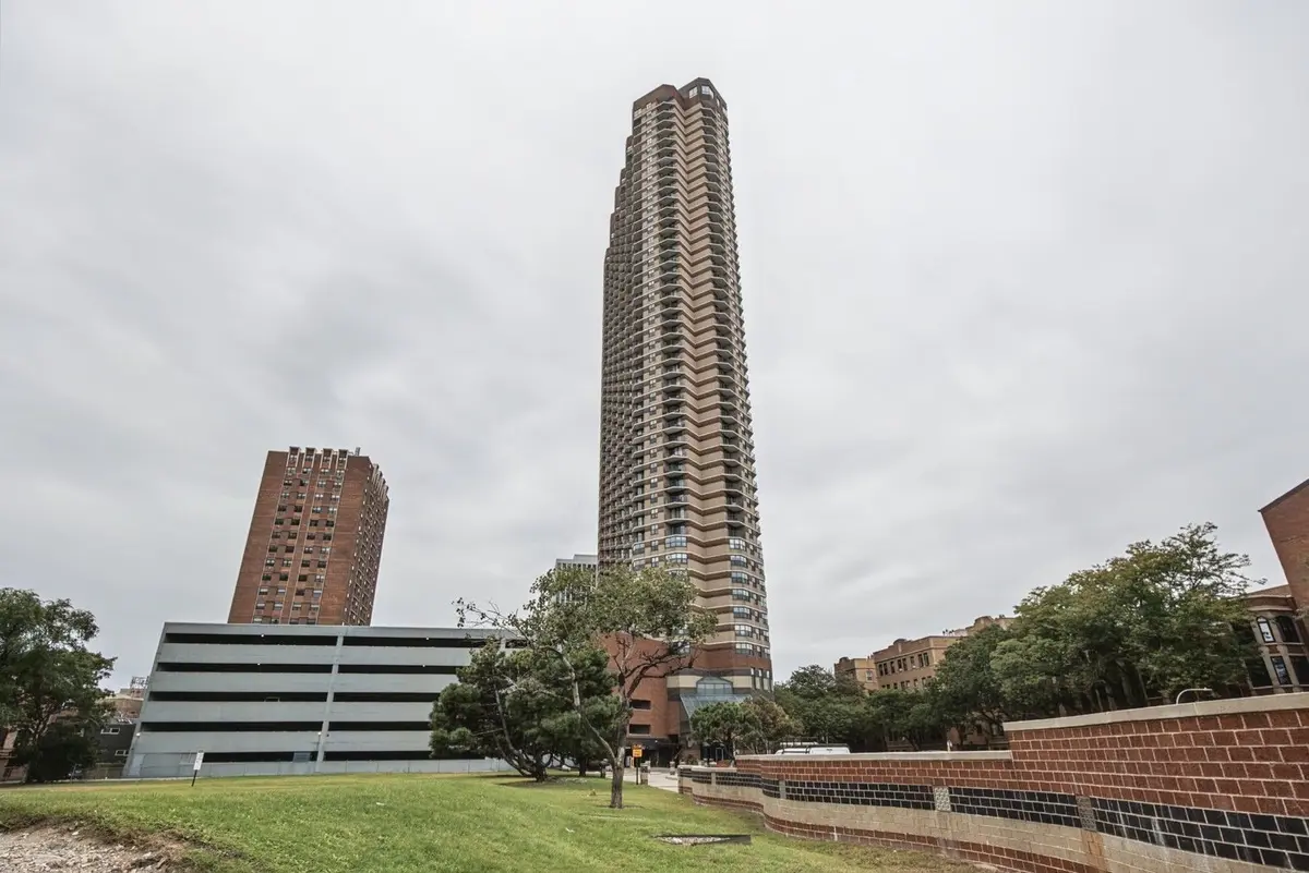 3660 N LAKE SHORE Drive