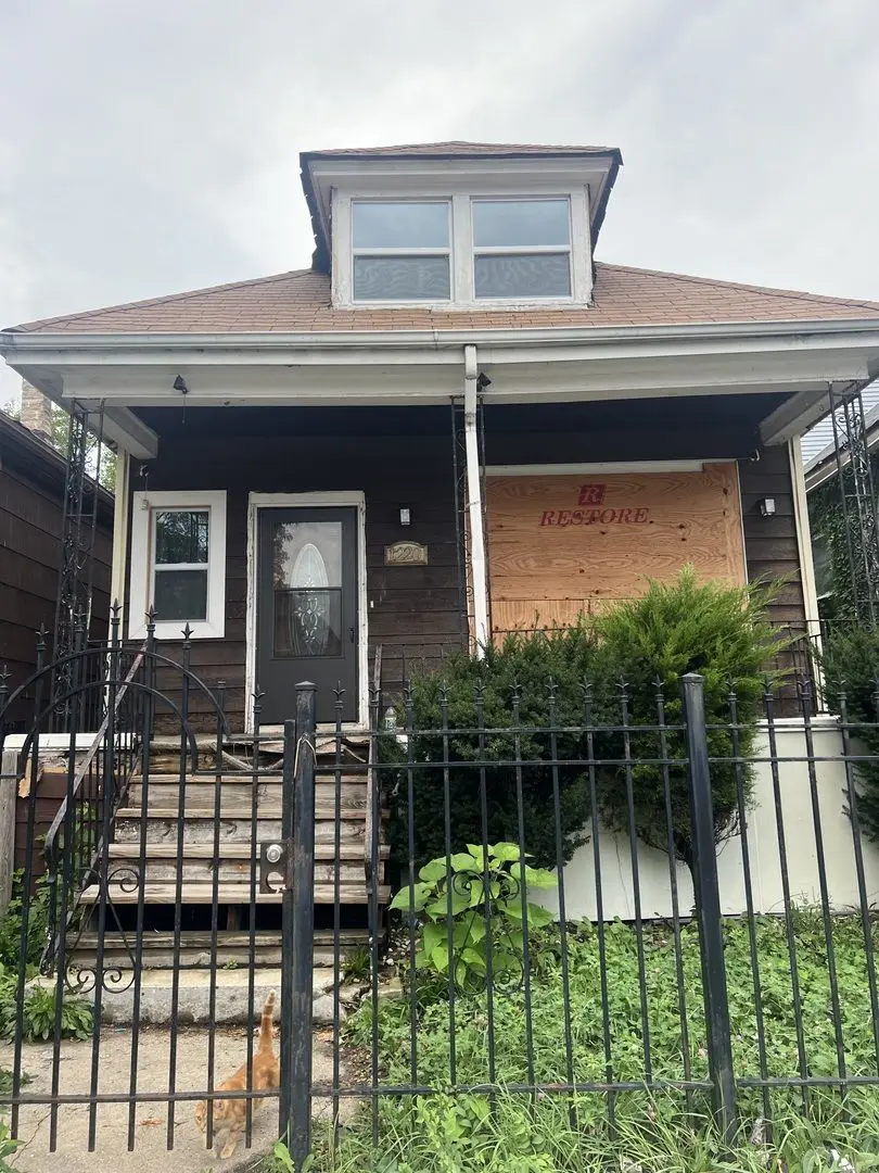 1220 W 74th Street