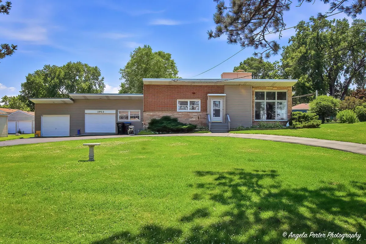 2923 Shorewood Drive