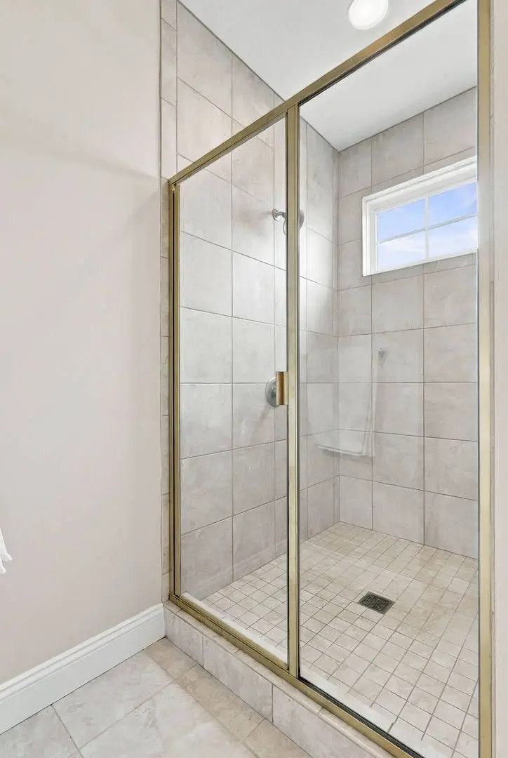 32 Blackstone Way