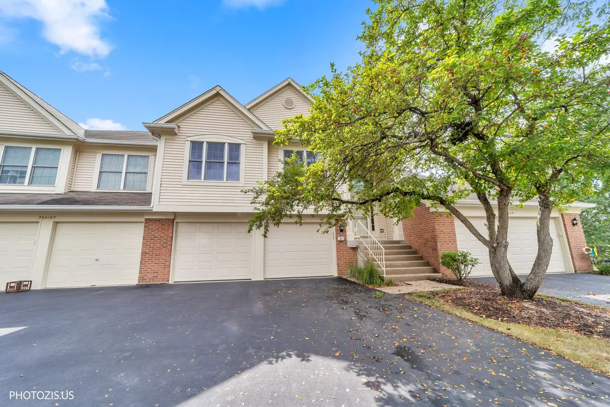 30W111 Fairfax Court