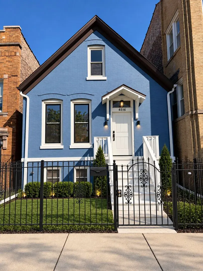 4516 W Van Buren Street