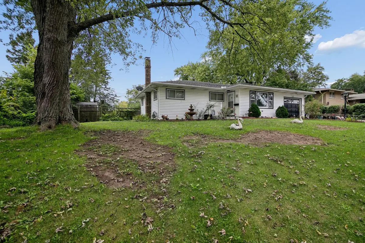 3858 E Lakeview Drive