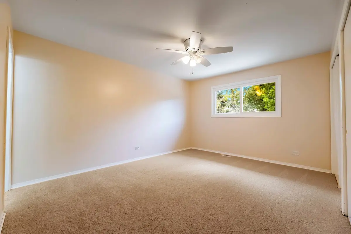 409 Hillcrest Lane