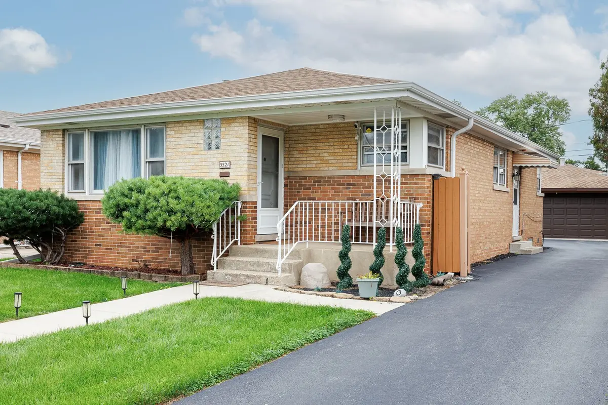 3521 Sarah Street