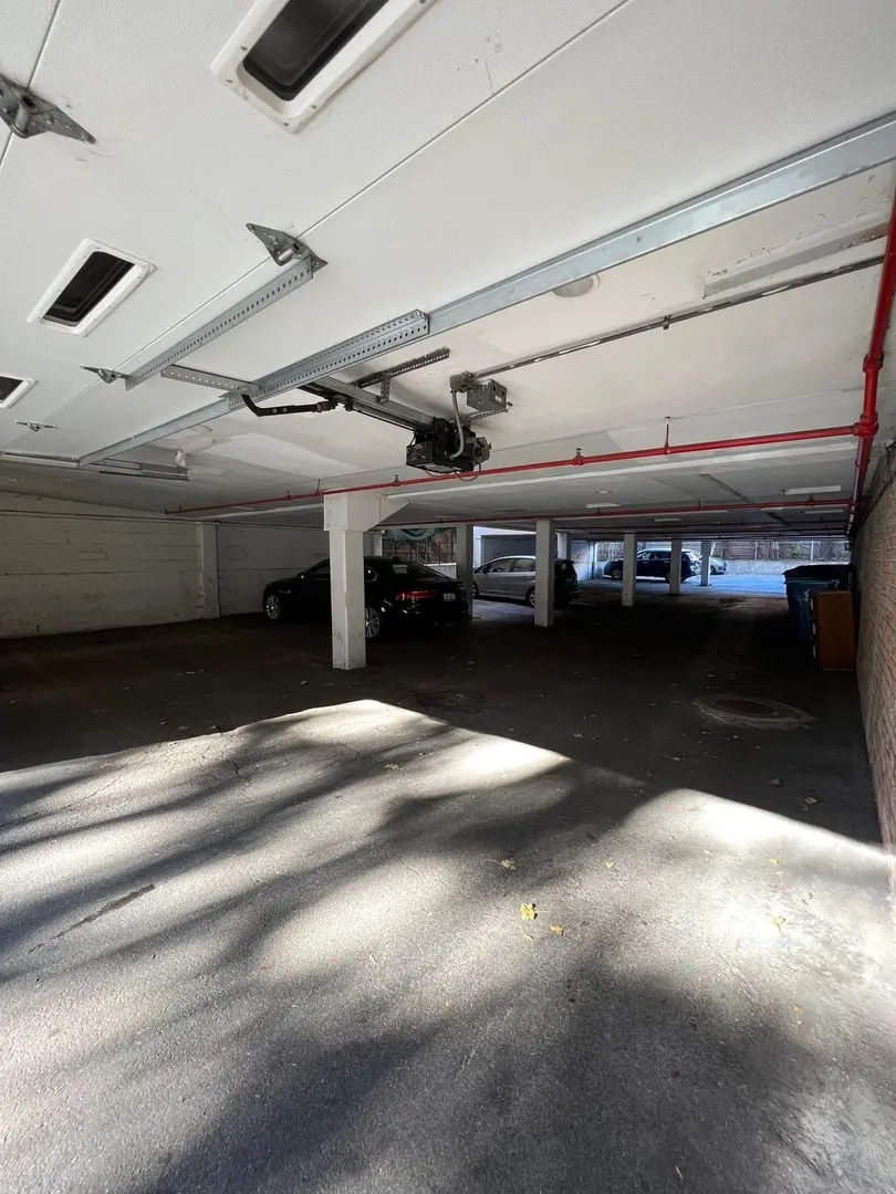 736 W Buena Avenue