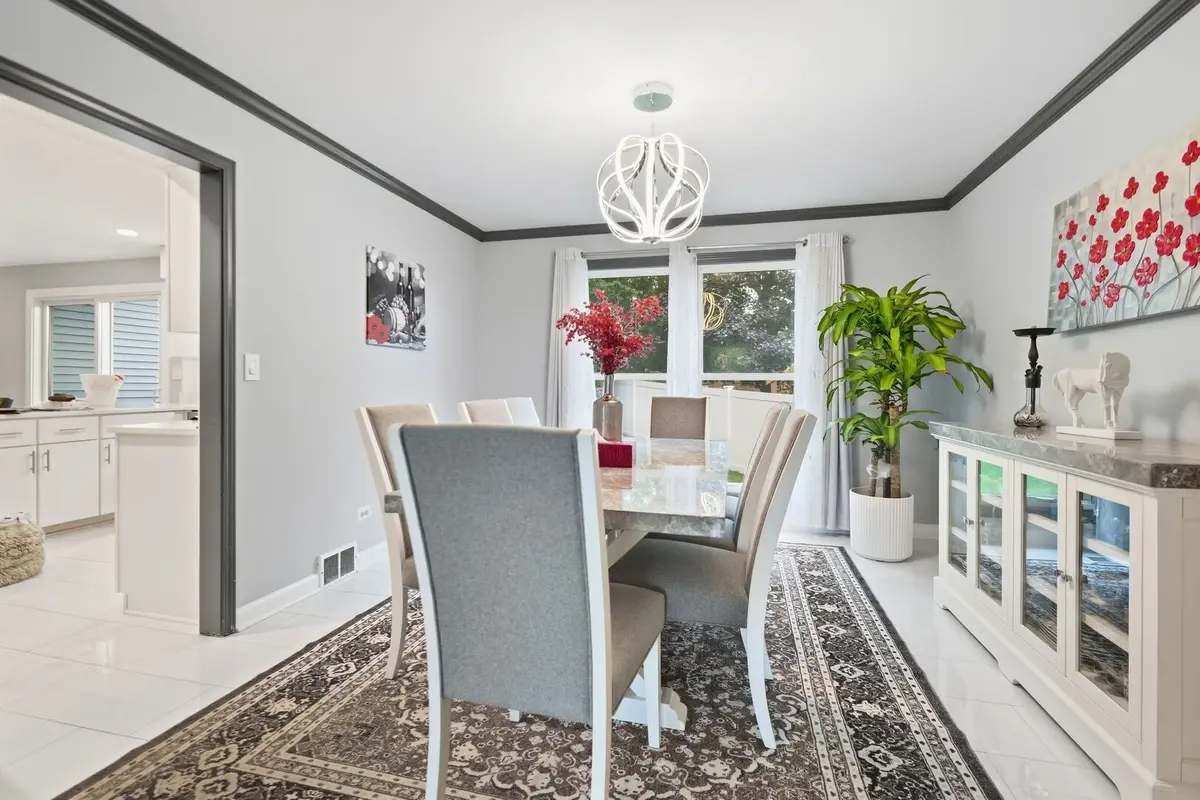 21W134 Club Terrace