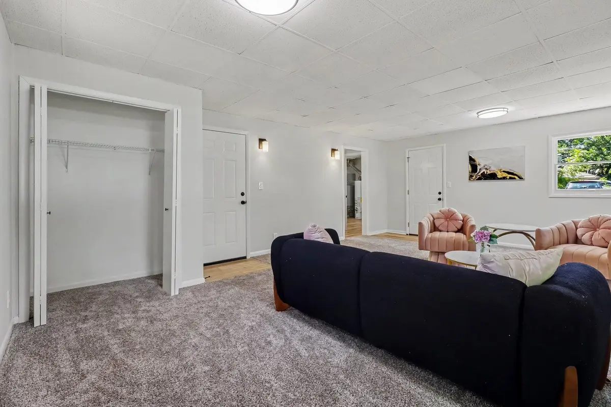 2313 Benedict Avenue