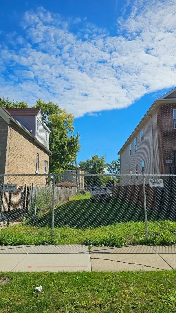 833 N Ridgeway Avenue