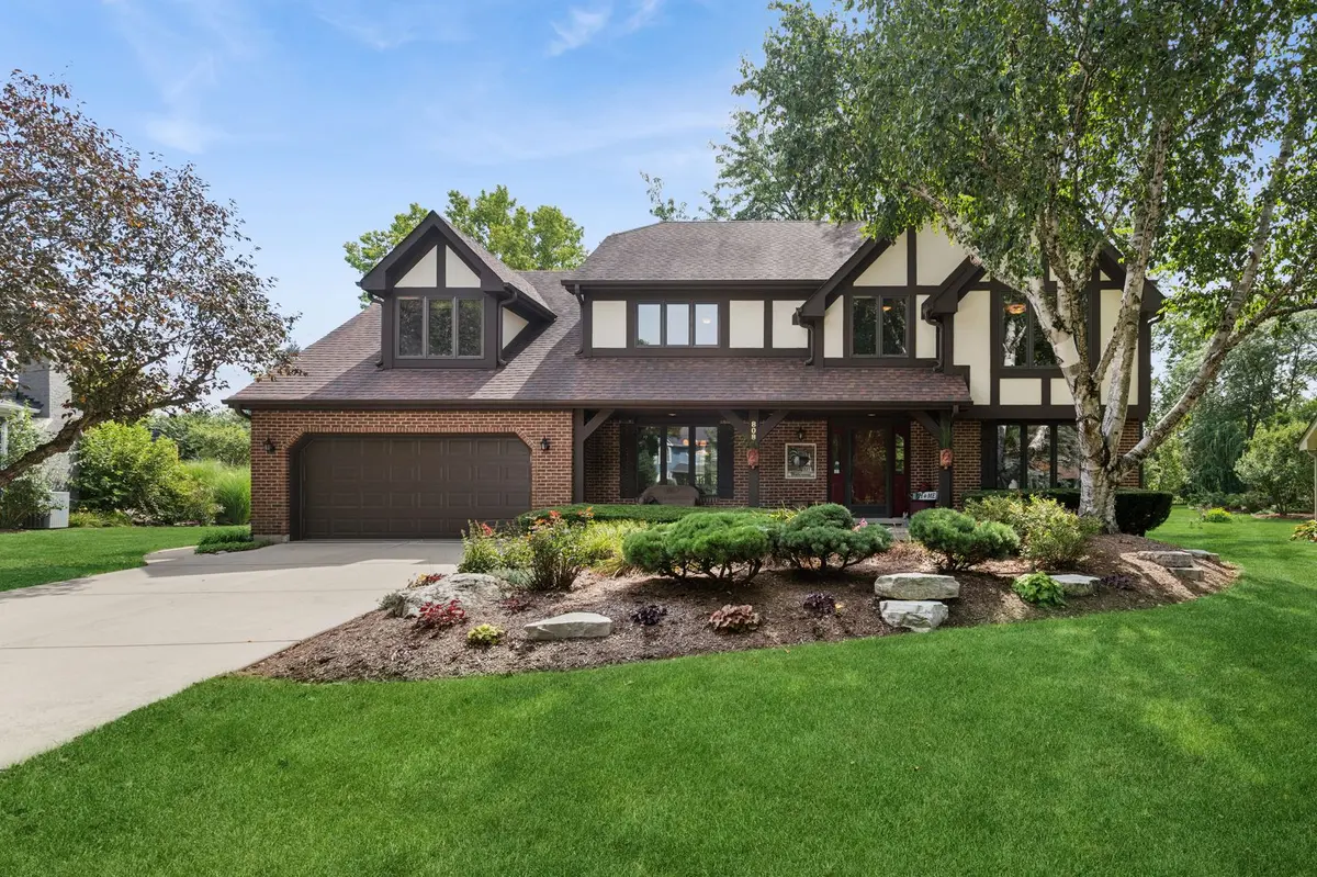 808 Lyndhurst Court