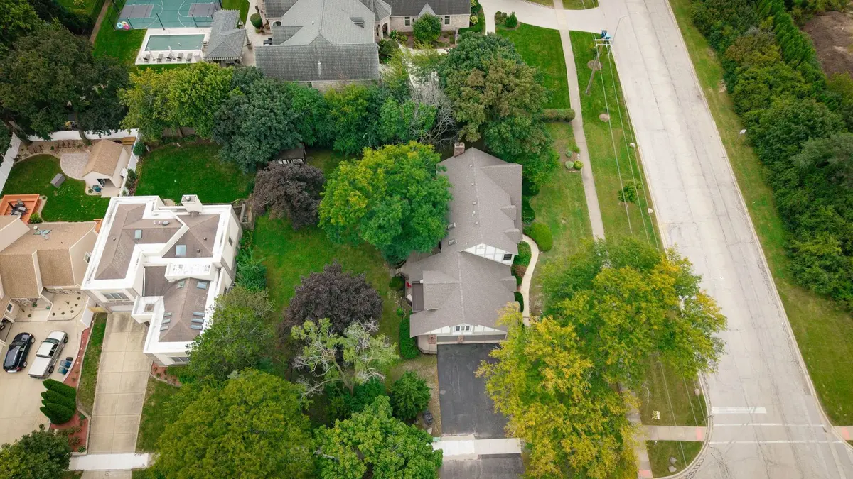 1221 W Sable Drive