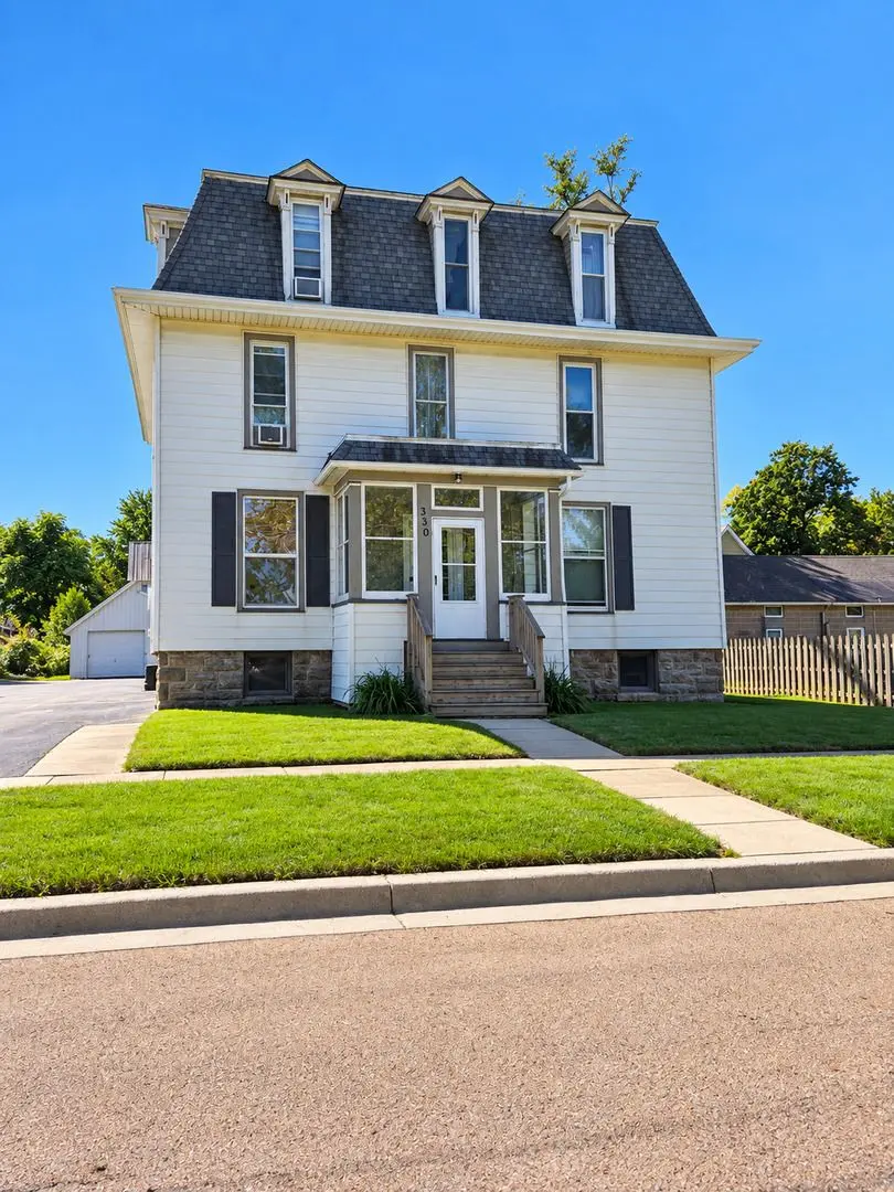 330 W Sycamore Street W