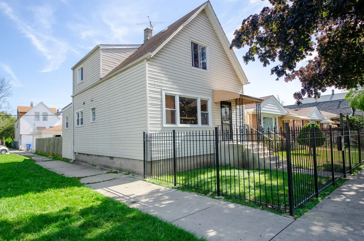 2263 N Marmora Avenue