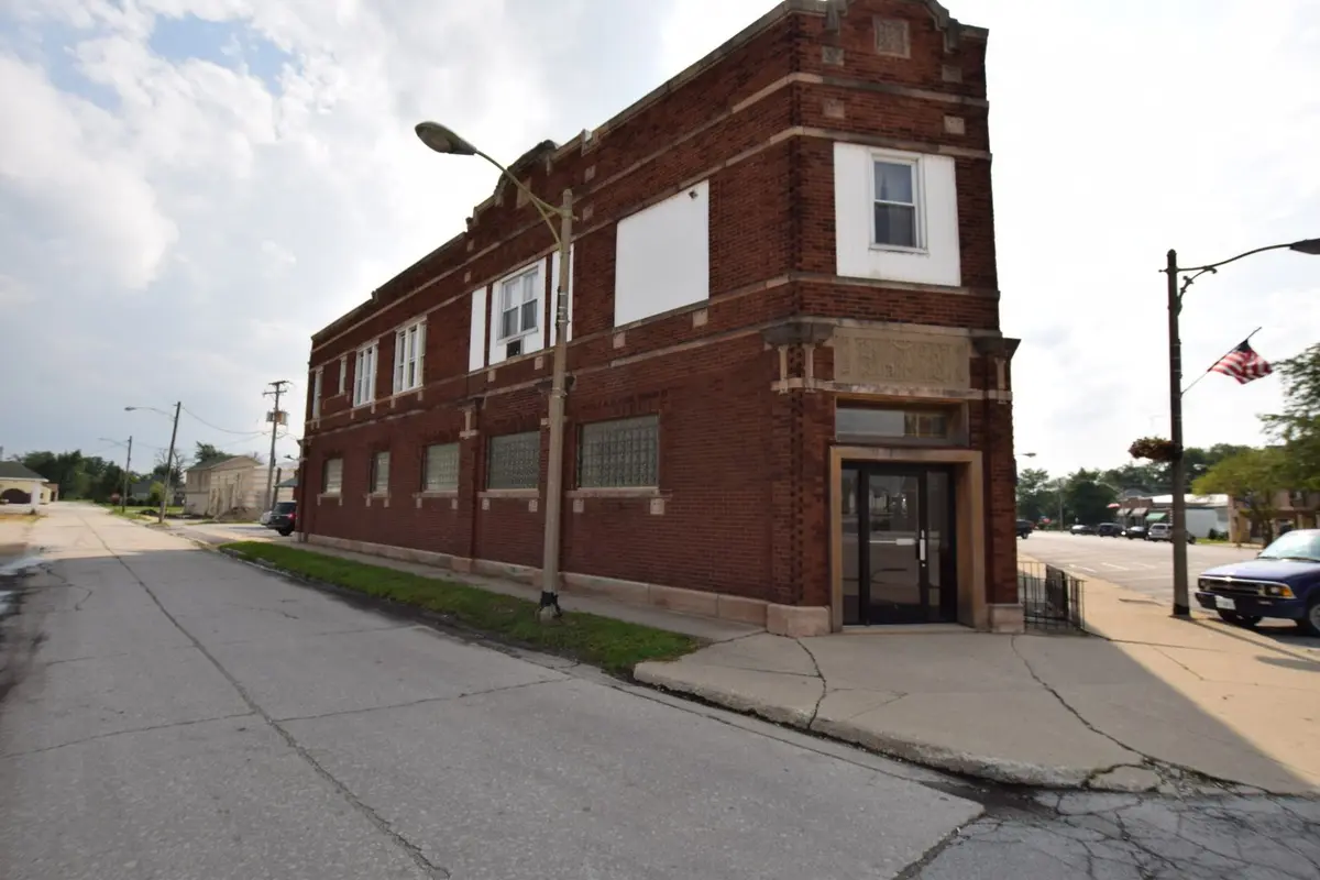 100 W Main Street