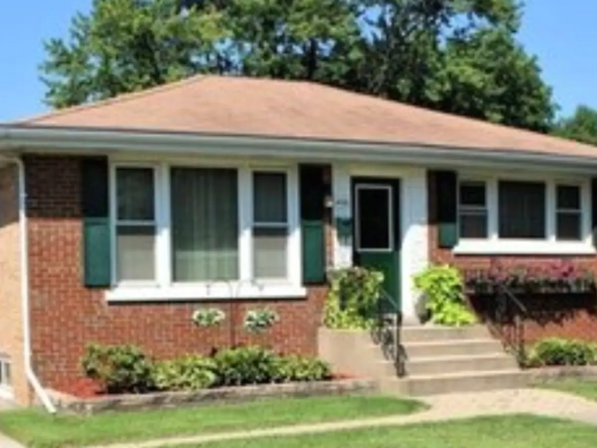 406 Broadview Avenue