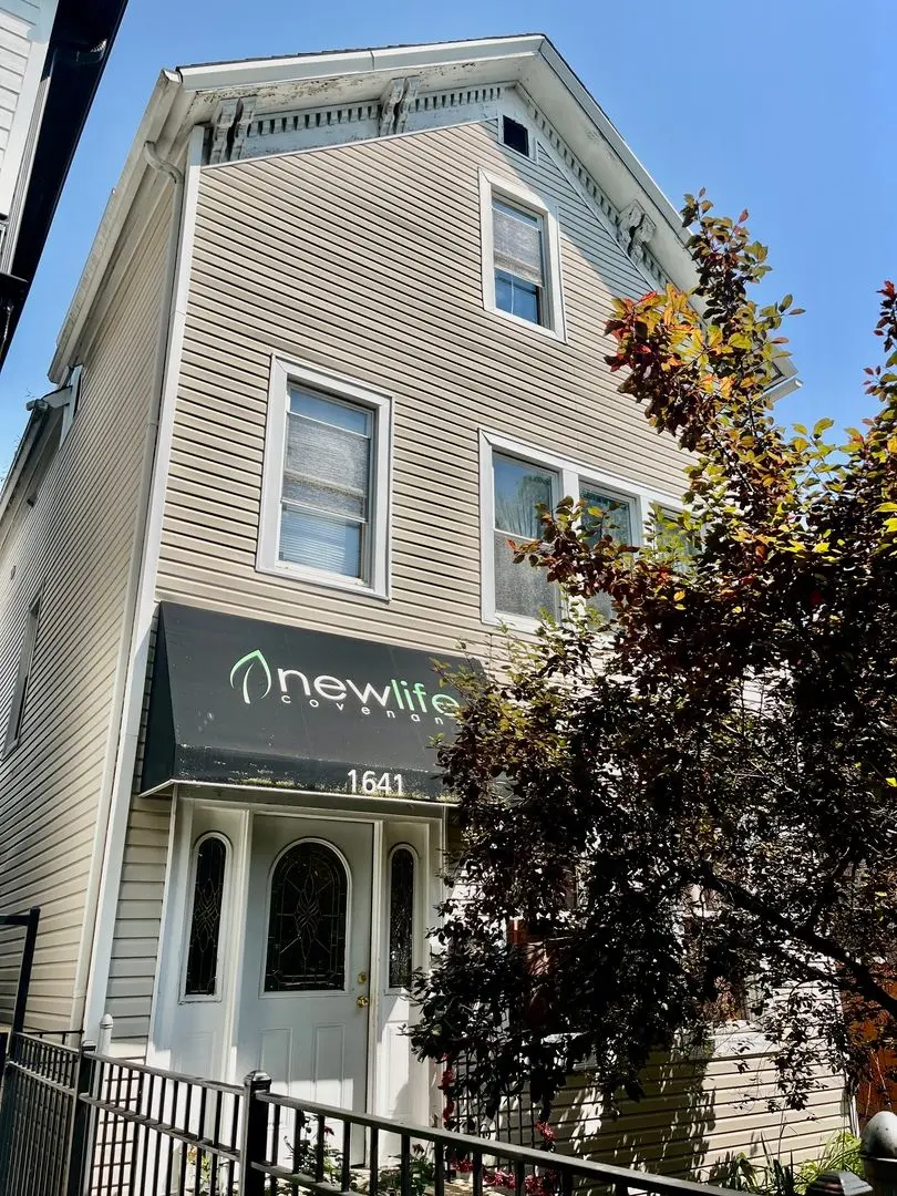 1641 N Mozart Street