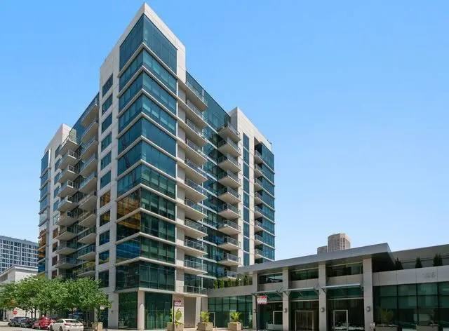123 S Green Street