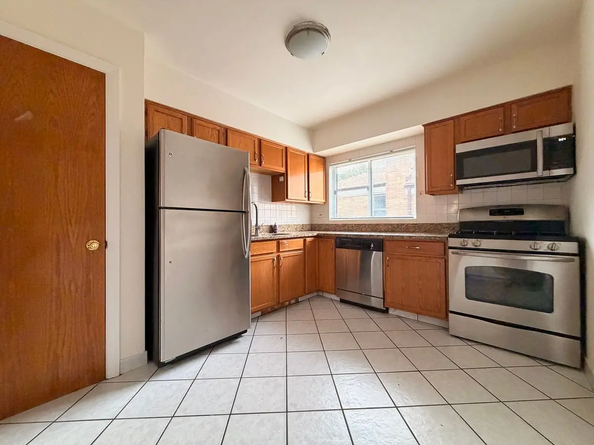 1516 Harlem Avenue N