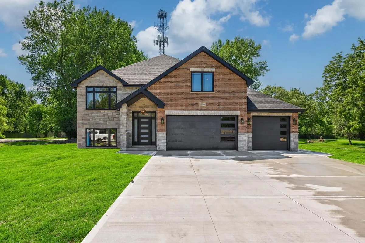 6556 W 85th Street