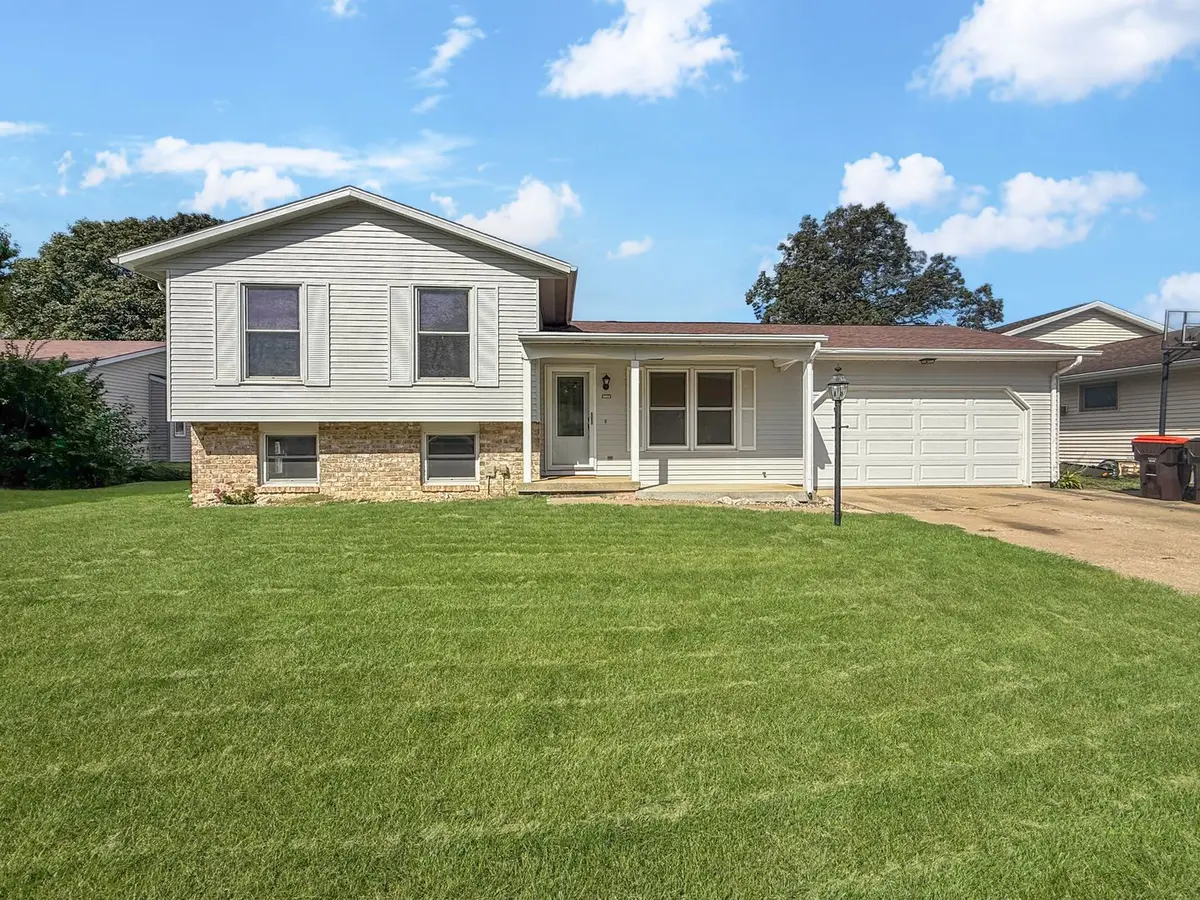 919 North Drive