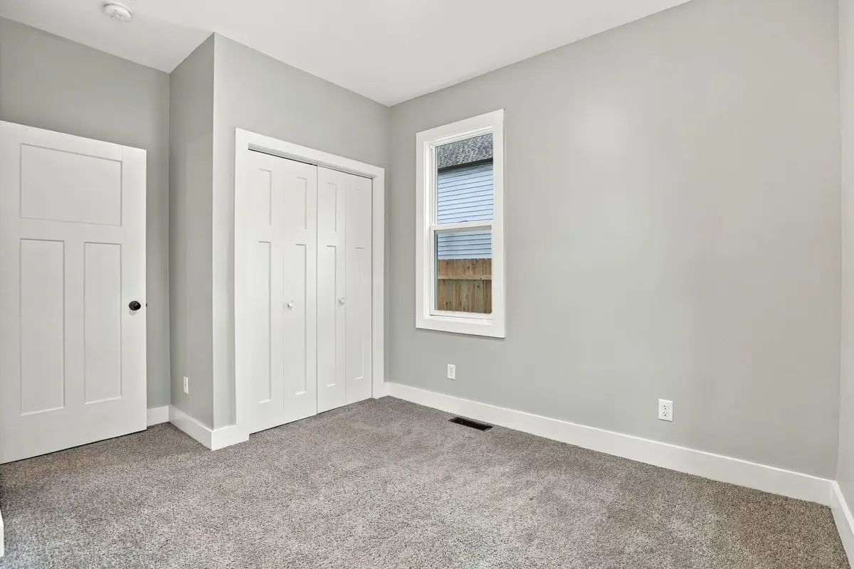 1152 E 13th Street